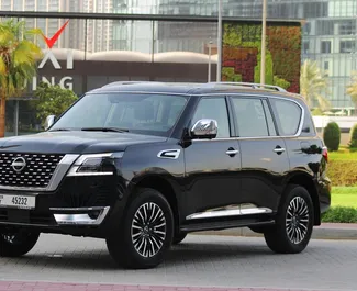 Wynajmij Nissan Patrol 2022 w ZEA. Paliwo: Benzyna. Moc: 400 KM ➤ Koszt od 500 AED za dobę.