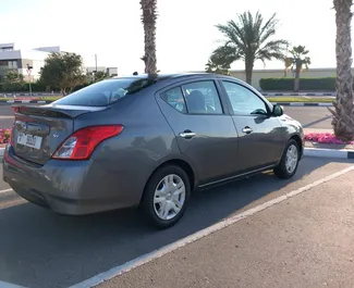 Nissan Versa – samochód kategorii Ekonomiczny, Komfort na wynajem w ZEA ✓ Depozyt 1500 AED ✓ Ubezpieczenie: OC.