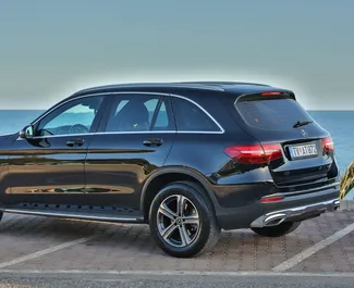 Wynajmij Mercedes-Benz GLC-Class 2019 w Czarnogórze. Paliwo: Diesel. Moc: 150 KM ➤ Koszt od 100 EUR za dobę.