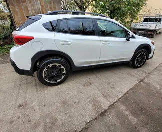 Wnętrze Subaru Crosstrek do wynajęcia w Gruzji. Doskonały samochód 5-osobowy. ✓ Skrzynia Automatyczna.