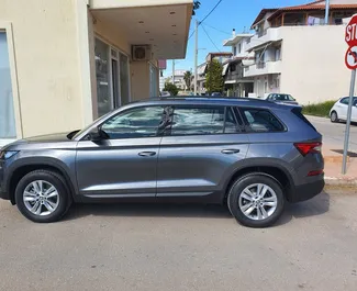 Wynajmij Skoda Kodiaq 2023 w Grecji. Paliwo: Diesel. Moc: 150 KM ➤ Koszt od 30 EUR za dobę.