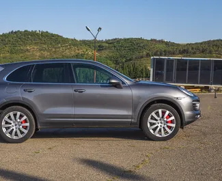 Silnik Benzyna 4,8 l – Wynajmij Porsche Cayenne Turbo w Tbilisi.