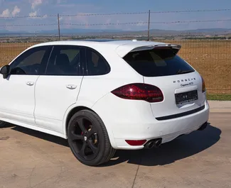 Porsche Cayenne – samochód kategorii Premium, Luksusowy, SUV na wynajem w Gruzji ✓ Depozyt 800 GEL ✓ Ubezpieczenie: OC, CDW, Od Kradzieży.