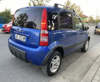 Wynajmij Fiat Panda 4x4 2005 w Albanii. Paliwo: Benzyna. Moc: 69 KM ➤ Koszt od 17 EUR za dobę.