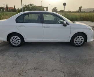 Toyota Corolla Axio 2018 do wynajęcia w Larnace. Limit przebiegu nieograniczony.