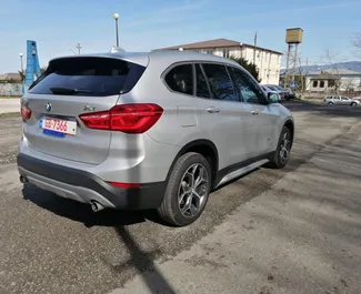 Wynajmij BMW X1 2020 w Gruzji. Paliwo: Benzyna. Moc: 280 KM ➤ Koszt od 150 GEL za dobę.