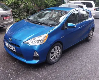 Wypożyczalnia Toyota Prius C w Tbilisi, Gruzja ✓ Nr 6572. ✓ Skrzynia Automatyczna ✓ Opinii: 3.