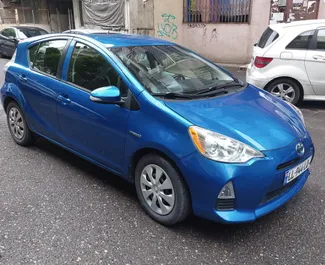 Wynajem samochodu Toyota Prius C nr 6572 (Automatyczna) w Tbilisi, z silnikiem 1,5l. Hybryda ➤ Bezpośrednio od Levani w Gruzji.