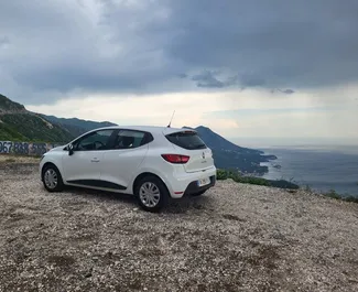 Wynajmij Renault Clio 4 2019 w Czarnogórze. Paliwo: Diesel. Moc: 90 KM ➤ Koszt od 22 EUR za dobę.