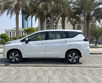 Wypożyczalnia Mitsubishi Xpander w Dubaju, ZEA ✓ Nr 5127. ✓ Skrzynia Automatyczna ✓ Opinii: 0.