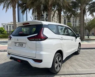 Mitsubishi Xpander – samochód kategorii Komfort, Minivan na wynajem w ZEA ✓ Depozyt 2000 AED ✓ Ubezpieczenie: OC, SCDW, Pasażerowie, Od Kradzieży.