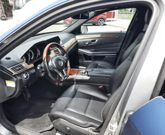 Mercedes-Benz E-Class 2013 do wynajęcia w Tbilisi. Limit przebiegu nieograniczony.