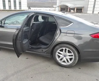 Ford Fusion Sedan 2014 do wynajęcia w Tbilisi. Limit przebiegu nieograniczony.