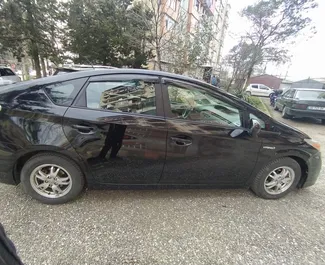 Wynajem samochodu Toyota Prius nr 6815 (Automatyczna) na lotnisku w Kutaisi, z silnikiem 1,8l. Benzyna ➤ Bezpośrednio od Nika w Gruzji.