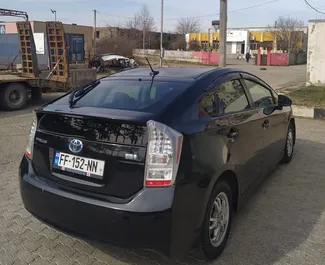 Toyota Prius – samochód kategorii Ekonomiczny, Komfort na wynajem w Gruzji ✓ Depozyt 200 GEL ✓ Ubezpieczenie: OC, CDW, SCDW, FDW, Pasażerowie, Od Kradzieży, Bez Depozytu.