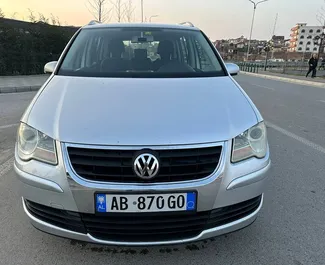Wypożyczalnia Volkswagen Touran na lotnisku w Tiranie, Albania ✓ Nr 7005. ✓ Skrzynia Automatyczna ✓ Opinii: 3.