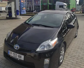 Wypożyczalnia Toyota Prius na lotnisku w Kutaisi, Gruzja ✓ Nr 6815. ✓ Skrzynia Automatyczna ✓ Opinii: 1.