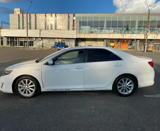 Toyota Camry – samochód kategorii Komfort, Premium na wynajem w Gruzji ✓ Depozyt 300 GEL ✓ Ubezpieczenie: OC, CDW, Pasażerowie.