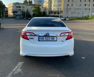 Toyota Camry 2014 do wynajęcia w Kutaisi. Limit przebiegu nieograniczony.