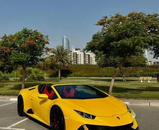 Wynajmij Lamborghini Huracan Evo Cabrio 2023 w ZEA. Paliwo: Benzyna. Moc: 631 KM ➤ Koszt od 2900 AED za dobę.