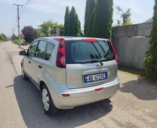 Wynajmij Nissan Note 2010 w Albanii. Paliwo: Benzyna. Moc: 63 KM ➤ Koszt od 22 EUR za dobę.