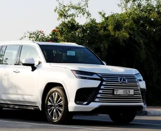 Wynajmij Lexus LX570 2023 w ZEA. Paliwo: Benzyna. Moc: 409 KM ➤ Koszt od 1100 AED za dobę.