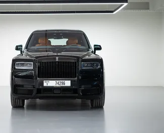 Wynajem samochodu Rolls-Royce Cullinan nr 6763 (Automatyczna) w Dubaju, z silnikiem 6,7l. Benzyna ➤ Bezpośrednio od Andrei w ZEA.