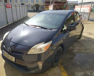 Wypożyczalnia Toyota Prius na lotnisku w Kutaisi, Gruzja ✓ Nr 5731. ✓ Skrzynia Automatyczna ✓ Opinii: 5.