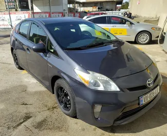 Wynajem samochodu Toyota Prius nr 5731 (Automatyczna) na lotnisku w Kutaisi, z silnikiem 1,8l. Hybryda ➤ Bezpośrednio od Nika w Gruzji.