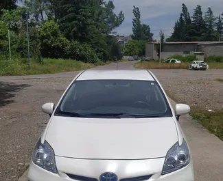 Wynajem samochodu Toyota Prius nr 6814 (Automatyczna) na lotnisku w Kutaisi, z silnikiem 1,8l. Benzyna ➤ Bezpośrednio od Nika w Gruzji.