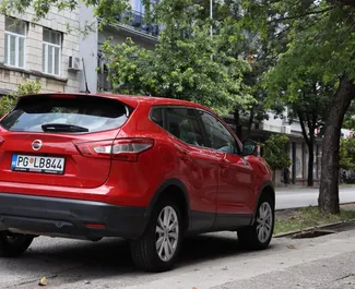 Nissan Qashqai – samochód kategorii Komfort, Crossover na wynajem w Czarnogórze ✓ Depozyt 200 EUR ✓ Ubezpieczenie: OC, CDW, SCDW, FDW, Od Kradzieży, Zagranica, Młody, Bez Depozytu.