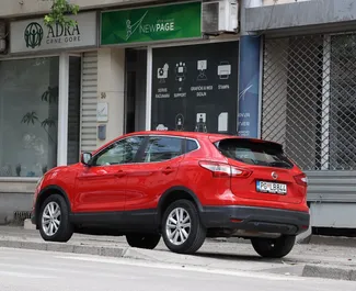 Wynajmij Nissan Qashqai 2016 w Czarnogórze. Paliwo: Diesel. Moc: 96 KM ➤ Koszt od 38 EUR za dobę.