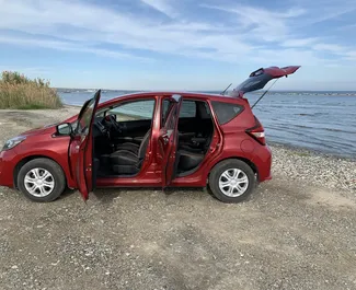 Wynajmij Nissan Note 2018 na Cyprze. Paliwo: Benzyna. Moc: 120 KM ➤ Koszt od 25 EUR za dobę.