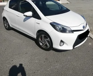 Wypożyczalnia Toyota Yaris w Larnace, Cypr ✓ Nr 6810. ✓ Skrzynia Automatyczna ✓ Opinii: 0.