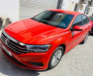 Volkswagen Jetta 2019 do wynajęcia w Dubaju. Limit przebiegu 200 km/dzień.