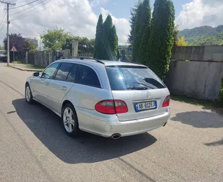 Wynajmij Mercedes-Benz E-Class 2008 w Albanii. Paliwo: Benzyna. Moc: 155 KM ➤ Koszt od 27 EUR za dobę.