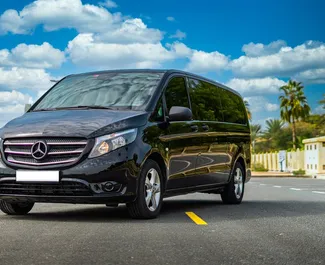 Wypożyczalnia Mercedes-Benz Vito w Dubaju, ZEA ✓ Nr 7092. ✓ Skrzynia Automatyczna ✓ Opinii: 0.