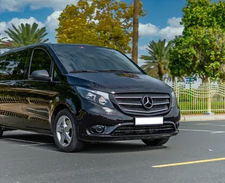 Mercedes-Benz Vito – samochód kategorii Komfort, Premium, Minivan na wynajem w ZEA ✓ Depozyt 1500 AED ✓ Ubezpieczenie: OC, CDW.