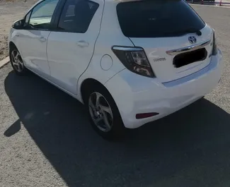 Toyota Yaris – samochód kategorii Ekonomiczny, Komfort na wynajem na Cyprze ✓ Bez Depozytu ✓ Ubezpieczenie: OC, CDW, SCDW, Pasażerowie, Od Kradzieży, Młody.