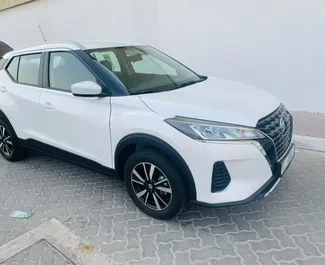 Wynajmij Nissan Kicks 2021 w ZEA. Paliwo: Benzyna. Moc: 120 KM ➤ Koszt od 95 AED za dobę.