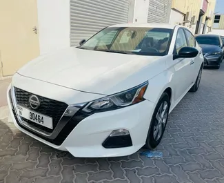 Wypożyczalnia Nissan Altima w Dubaju, ZEA ✓ Nr 7096. ✓ Skrzynia Automatyczna ✓ Opinii: 2.