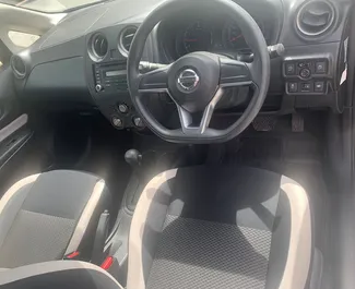 Wynajmij Nissan Note 2018 na Cyprze. Paliwo: Benzyna. Moc: 70 KM ➤ Koszt od 25 EUR za dobę.