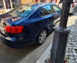 Wynajmij Volkswagen Jetta 2012 w Gruzji. Paliwo: Benzyna. Moc: 190 KM ➤ Koszt od 103 GEL za dobę.