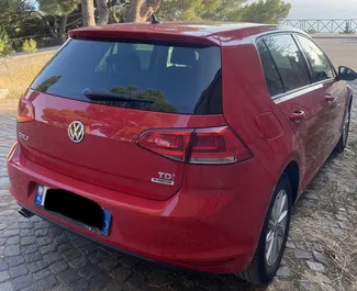 Wynajmij Volkswagen Golf 7 2016 w Albanii. Paliwo: Diesel. Moc: 110 KM ➤ Koszt od 28 EUR za dobę.