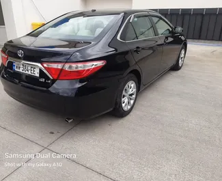 Toyota Camry – samochód kategorii Komfort, Premium na wynajem w Gruzji ✓ Bez Depozytu ✓ Ubezpieczenie: OC, CDW, FDW, Pasażerowie, Od Kradzieży.