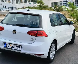 Wynajmij Volkswagen Golf 7 2017 w Czarnogórze. Paliwo: Diesel. Moc: 115 KM ➤ Koszt od 33 EUR za dobę.