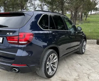 Silnik Benzyna 3,0 l – Wynajmij BMW X5 w Tbilisi.