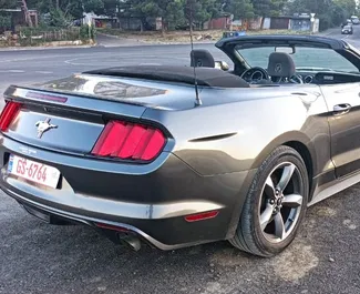 Silnik Benzyna 3,7 l – Wynajmij Ford Mustang Cabrio w Tbilisi.