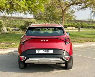 Kia Sportage 2023 do wynajęcia w Dubaju. Limit przebiegu 250 km/dzień.