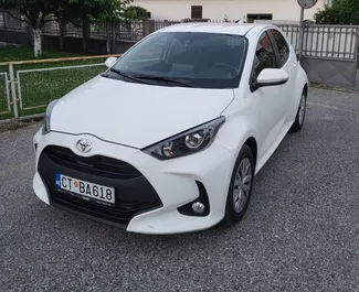 Wypożyczalnia Toyota Yaris w Budvie, Czarnogóra ✓ Nr 7466. ✓ Skrzynia Automatyczna ✓ Opinii: 0.